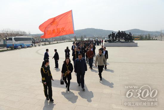 方圆集团组织青年职工参观许世友将军在胶东纪念馆